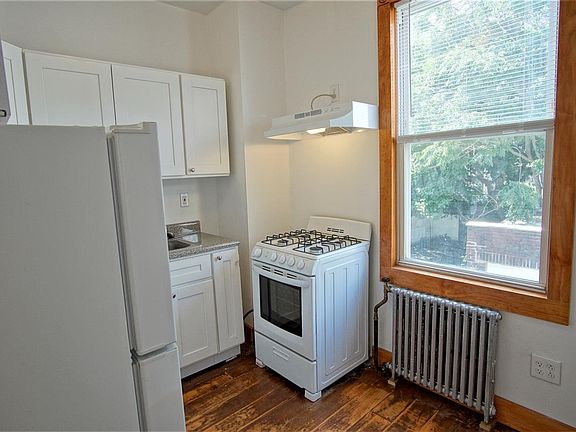 3rd image of 341 Whiton St #2-1
