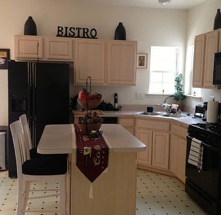 3rd image of 7715 Stanmore Dr