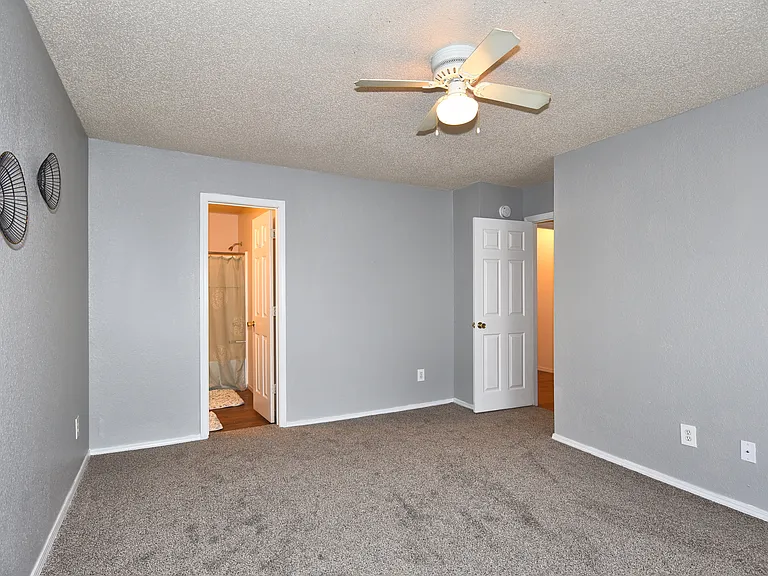 712 S Cedar St — Photo 15