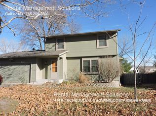 6534 SW 25th St, Topeka, KS 66614