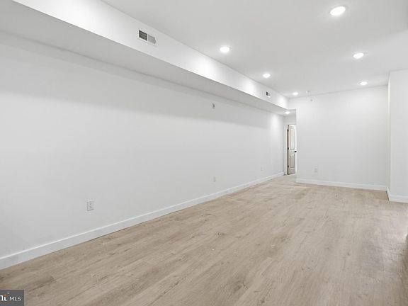 4th image of 2346 N 16th St #3