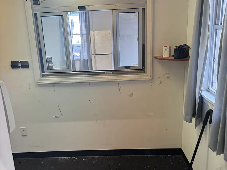 200 N Main St — Photo 8