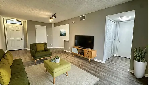 215 Lake Pointe Dr #101 Photo 1