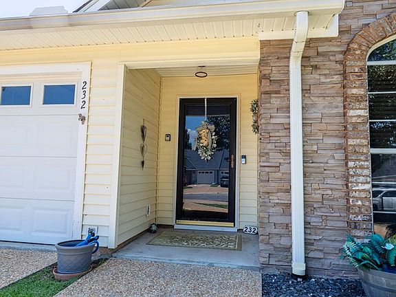 3rd image of 232 Huntington Pointe Dr