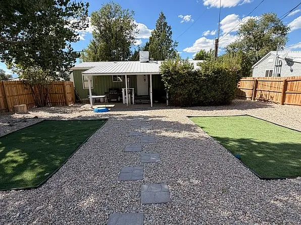 203 N Warren Ave, Glendo, WY 82213