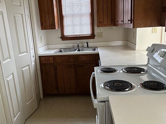 4th image of 111 Concord Dr APT E