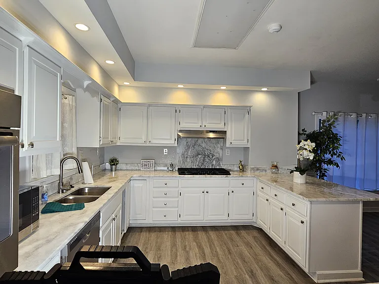 516 S Yates Rd — Photo 18