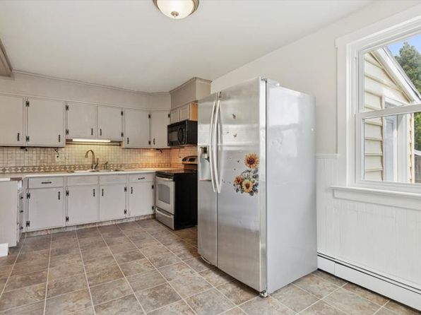 121 E 2nd St #2
