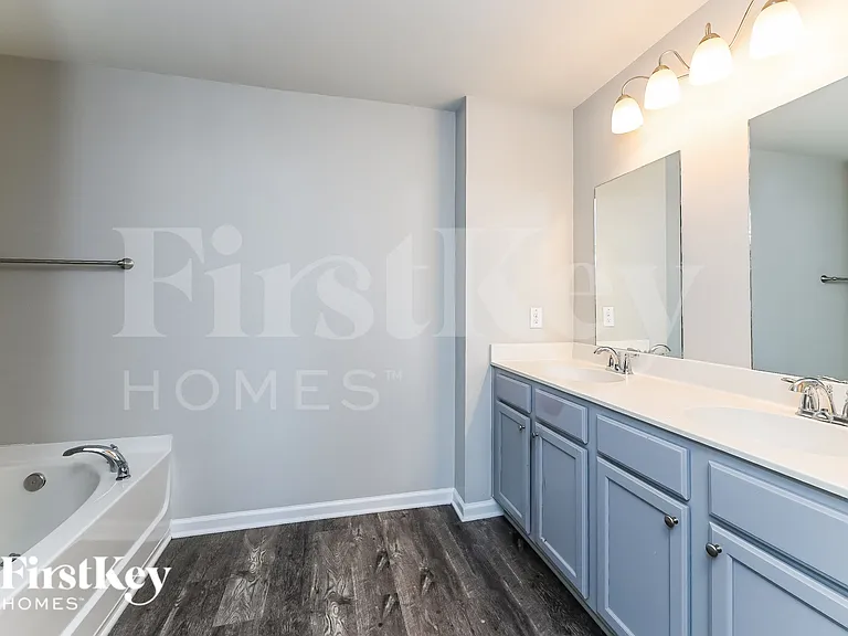 301 Mincy St — Photo 9