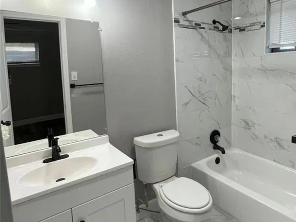 209 Harold Ln, Baytown, TX 77521