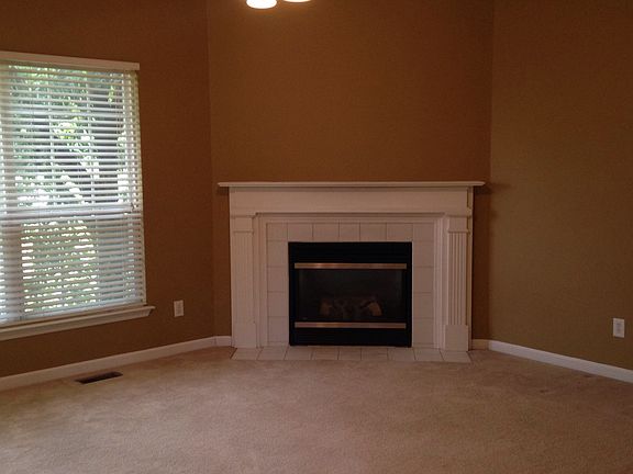 Living Room with fireplace
