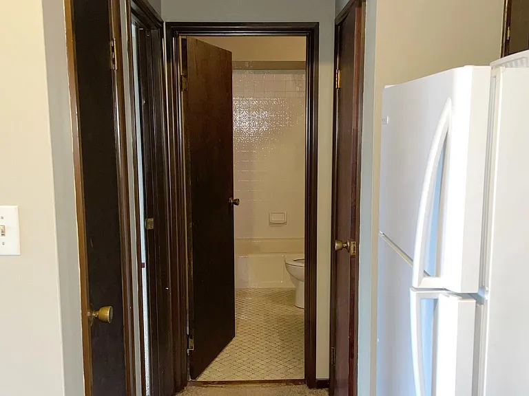 10505 Parkside Ave #2F — Photo 6
