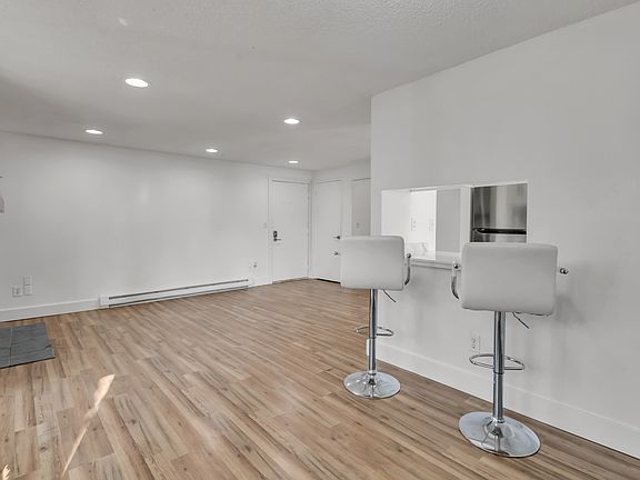 4th image of 2 5th St NW APT B