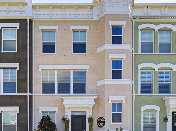 1090 Holden Rd, Frederick, MD 21701