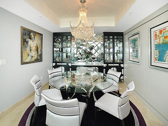 Home For Sale In Plaza At Oceanside