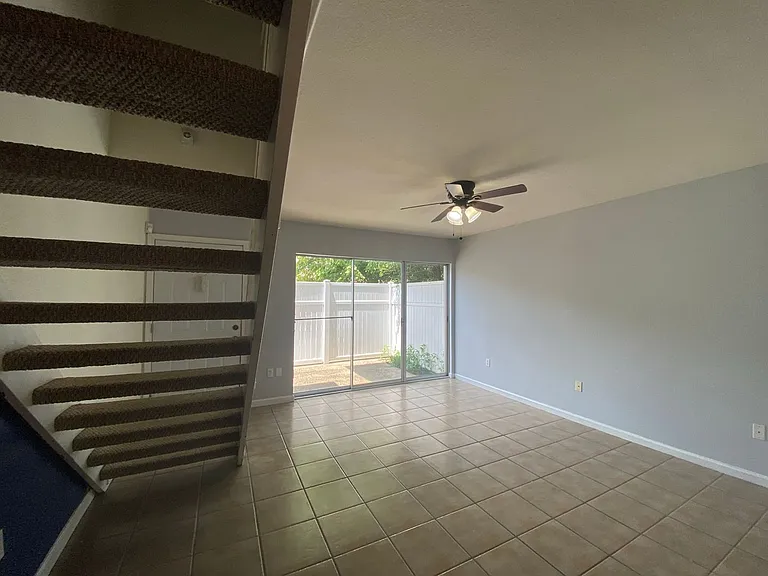 454 W Parker Blvd #B9 — Photo 6