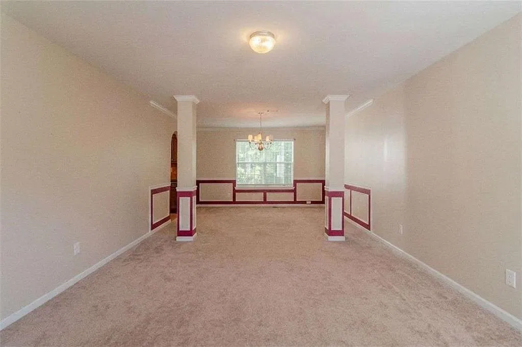 4 bed, 2.5 bath, 2816 sqft, $2,850 — Photo 3