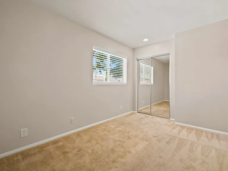 225 20th Street — Photo 10