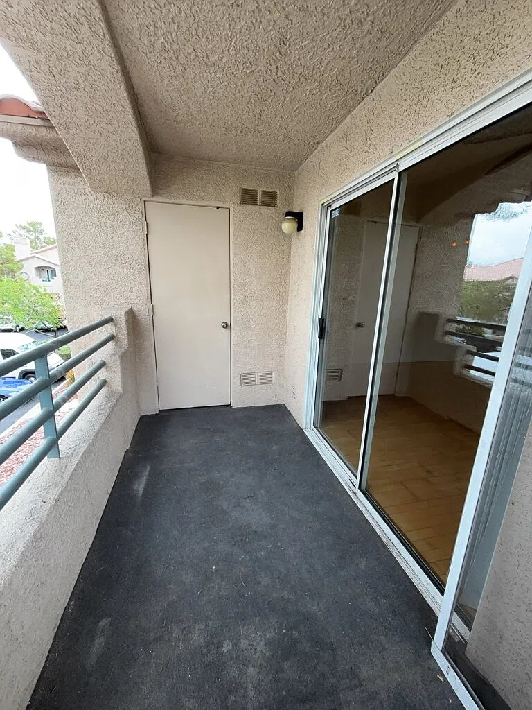 2 bed, 2.0 bath, 1006 sqft, $1,450 — Photo 3