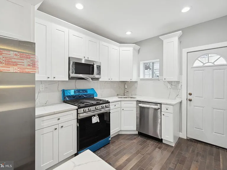 3414 Salmon St — Photo 8