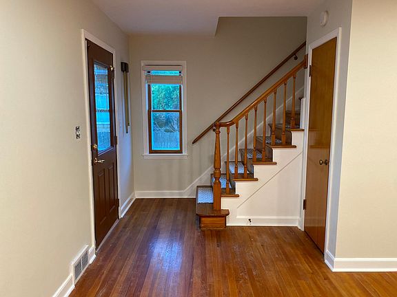 4th image of 5824 N Lydell Ave