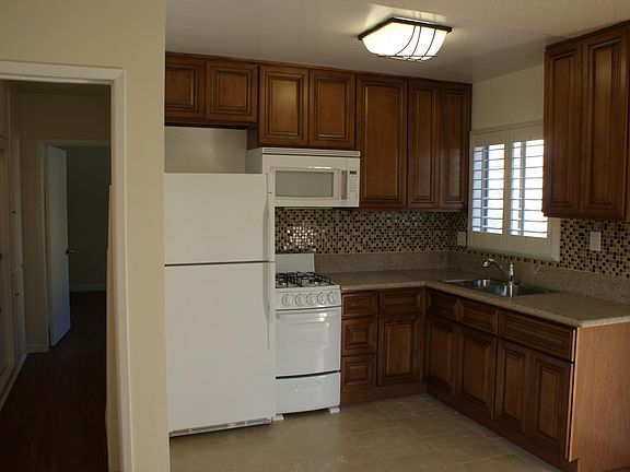 2nd image of 642 Huntley Dr APT 6