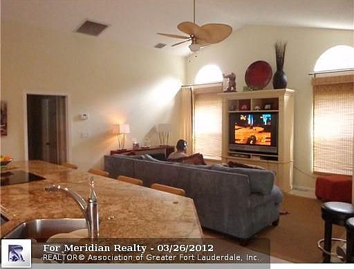 3rd image of 1746 Eagle Trace Blvd W