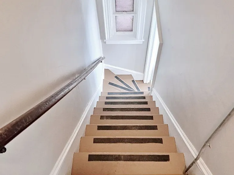 338-342 E Walnut St — Photo 15