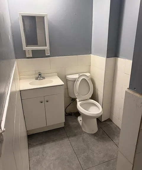 19 Orient Ave #2E — Photo 11