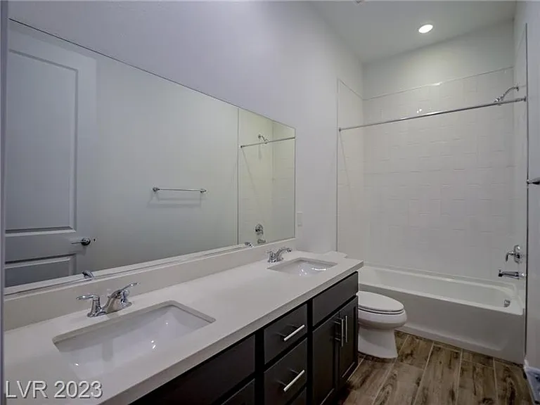 105 Brixton Ave — Photo 6