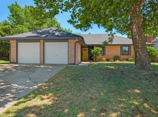316 Magnolia Blossom Ln, Yukon, OK 73099