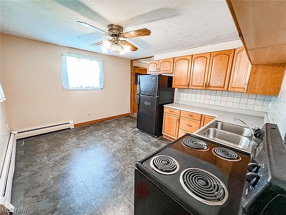 3rd image of 546 Case Ave