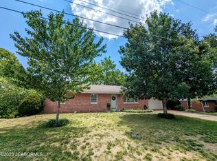 2105 Meadow Lake Dr, Jefferson City, MO 65109
