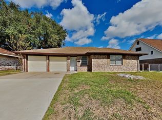 722 E Brown Ln, Deer Park, TX 77536