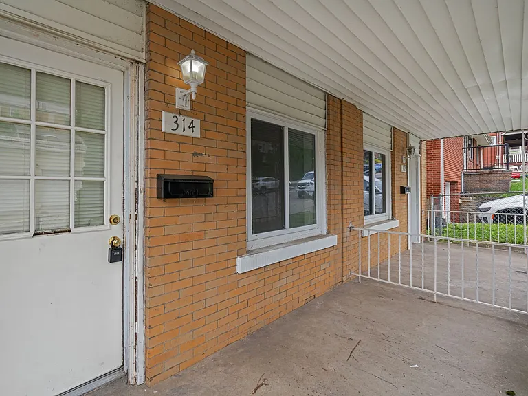 Convenient 2 Bedroom home in Mt. Washington available July 1! — Photo 6