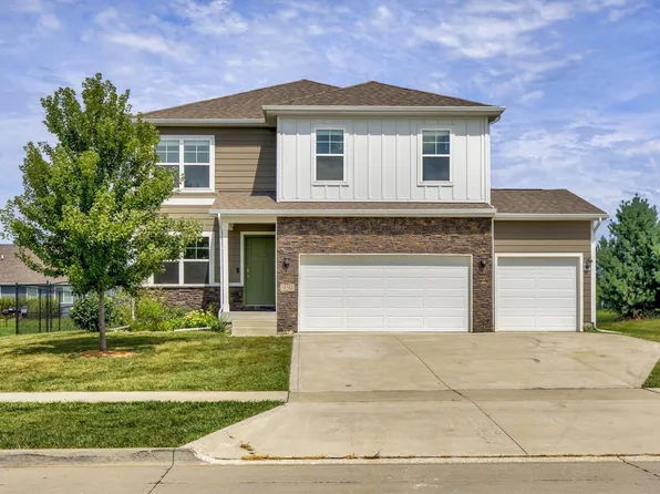 950 Spruce St, Waukee, IA 50263