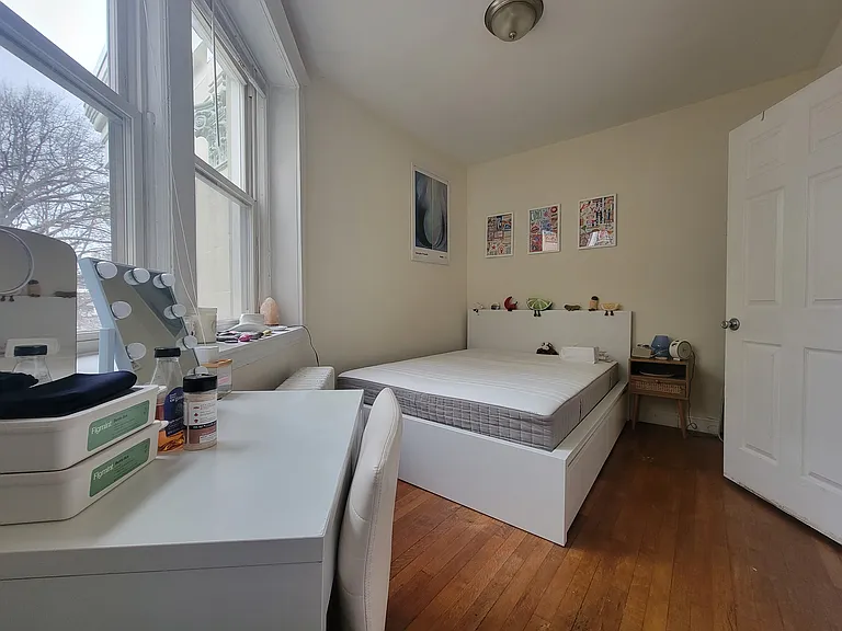 60 Egmont St #3 — Photo 8