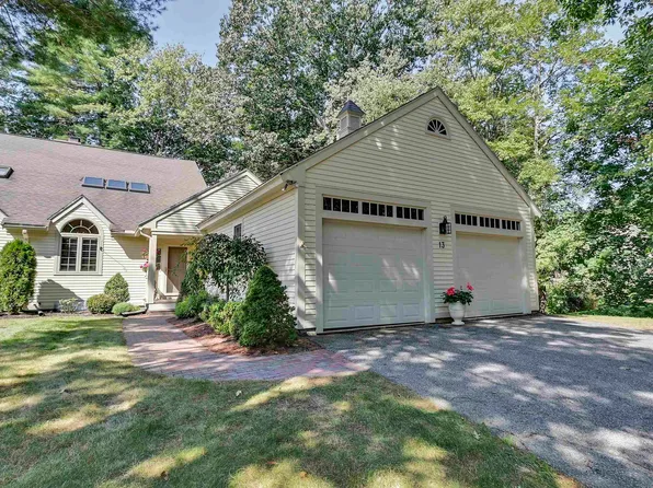 13 Peninsula Drive, Stratham, NH 03885