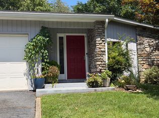 110 Aurora Dr, Asheville, NC 28805