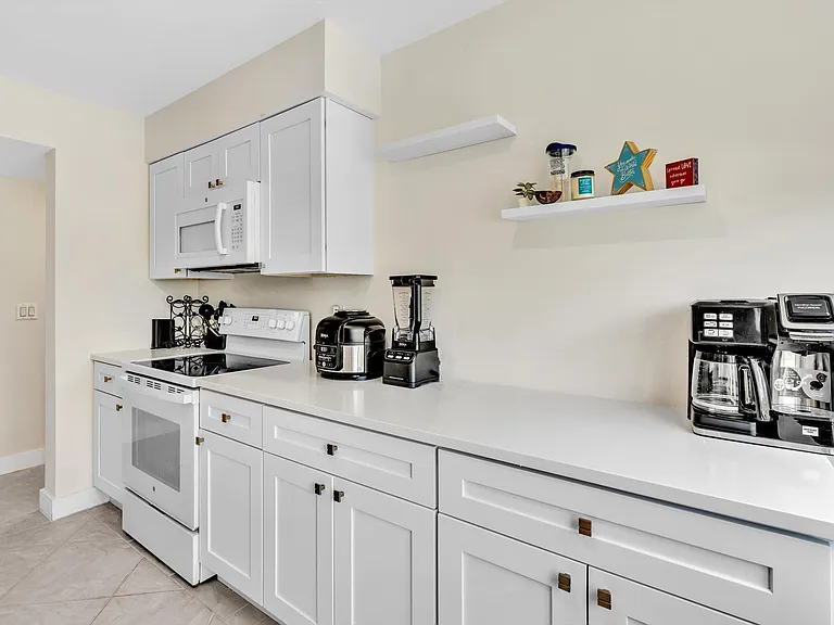 2455 Lindell Blvd #3401 — Photo 17