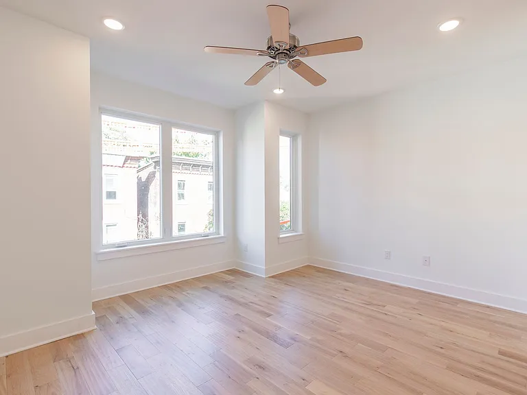 2404 Master St #2 — Photo 7
