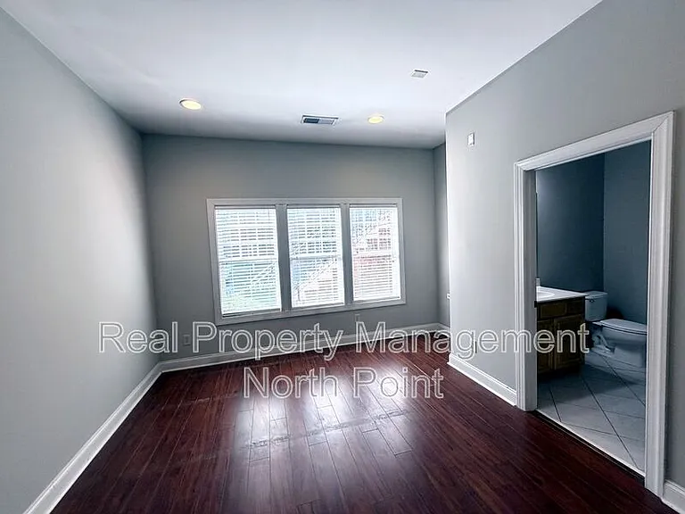 3026 Eltham Pl — Photo 33