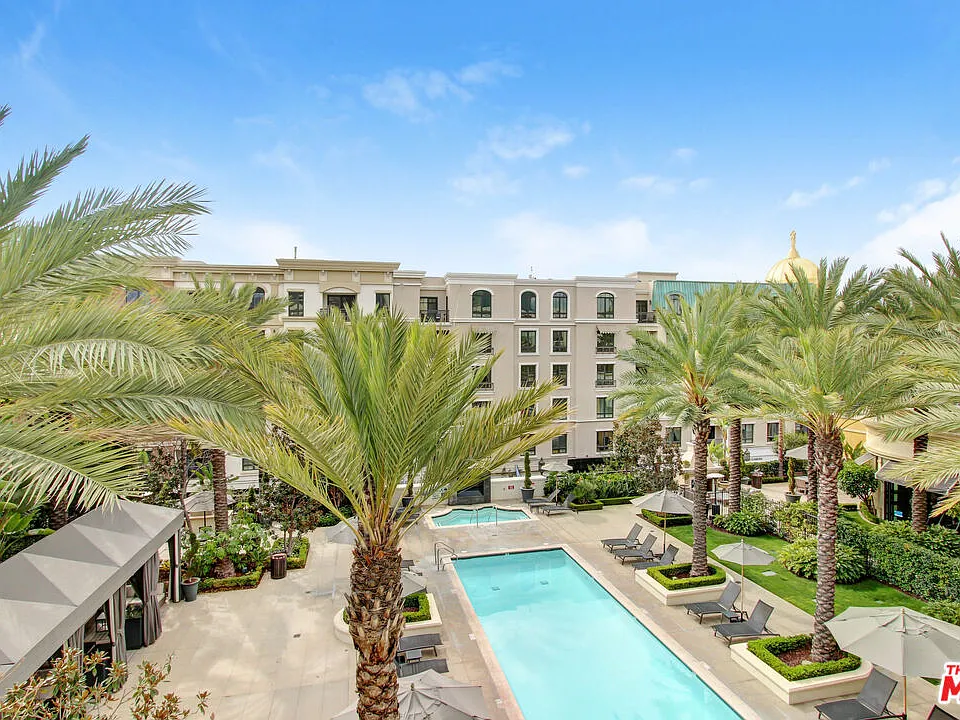 589 Americana Way #423