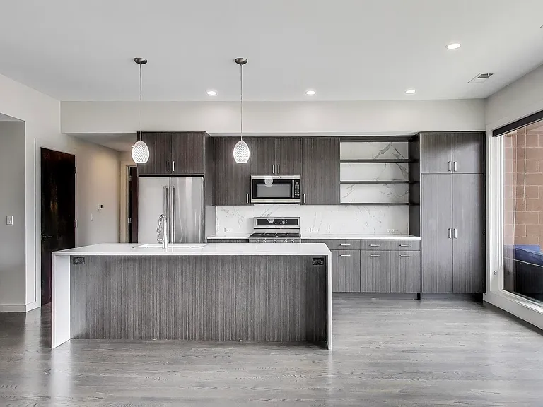 2742 N Lincoln Ave #301 — Photo 5