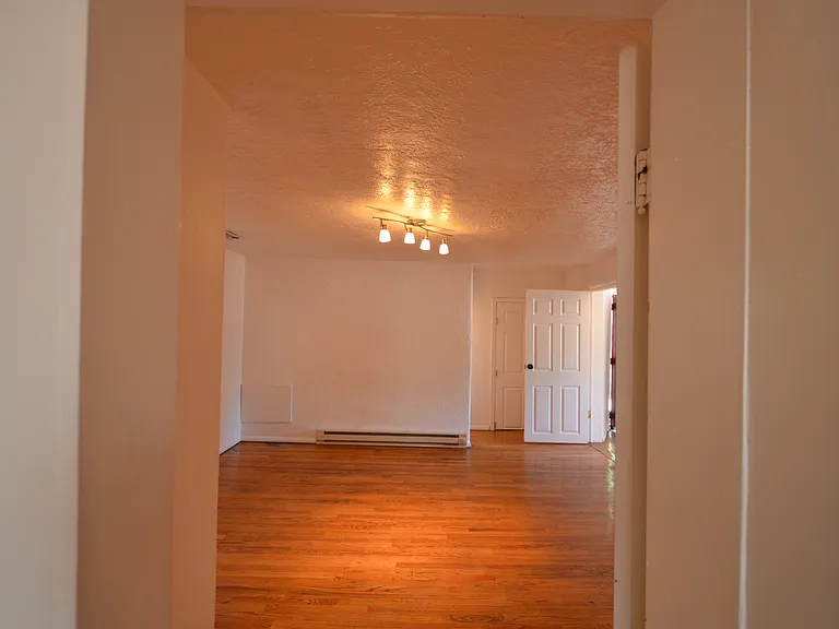 303 Villeros St — Photo 28