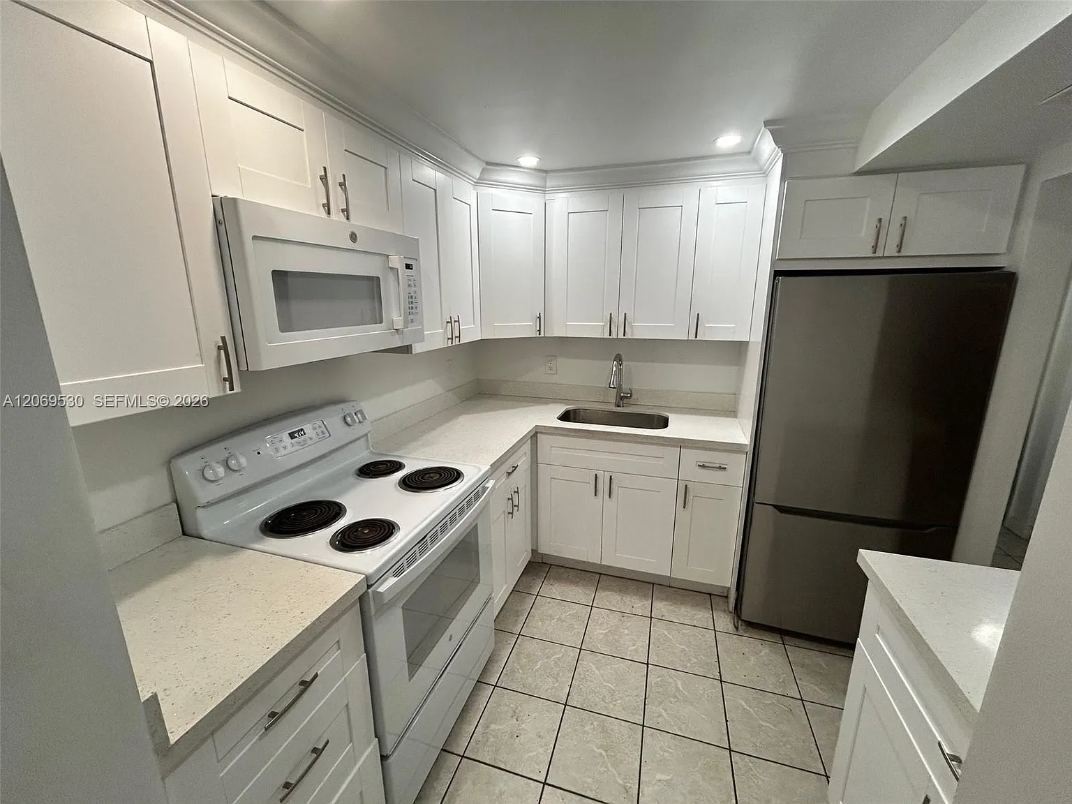 Oak Tree Garden Condo — Photo 4
