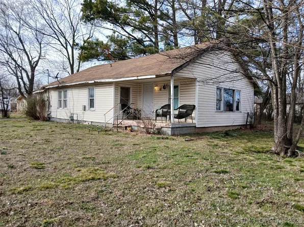611 SE 7th St, Wagoner, OK 74467