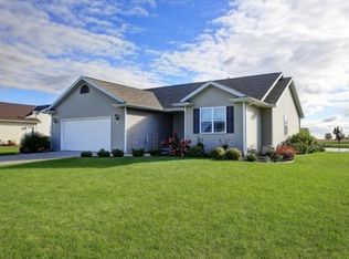 W6109 Sherwood Point Dr, Greenville, WI 54942