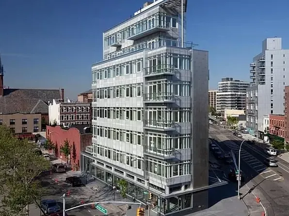 10-17 Jackson Avenue image 9 of 12