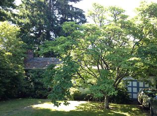 2045 NE 104th St, Seattle, WA 98125